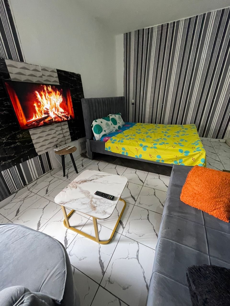 STUDIO PREMIUM — Confort & Élégance à Angré Soleil 3