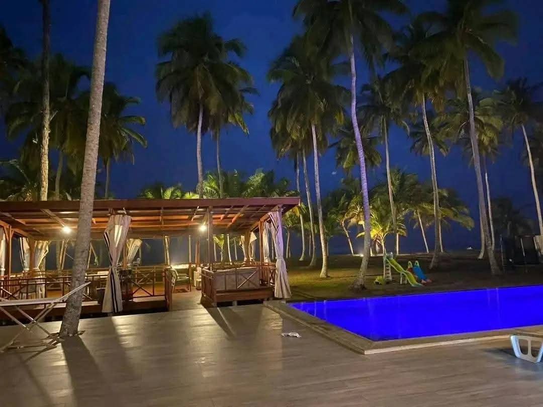 VILLA PRESTIGE À ASSINIE – VUE MER & PLAGE PRIVÉE