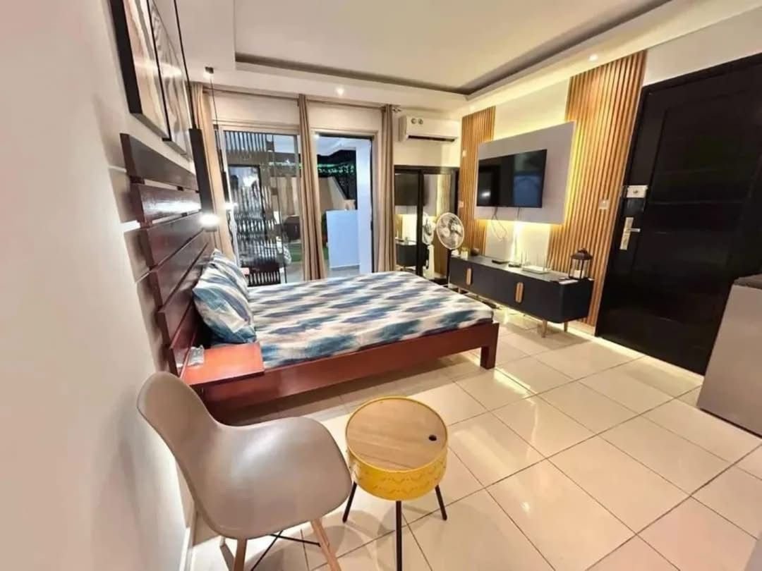 Studio Meublé de Standing à Cocody Danga (Rue Lepic)